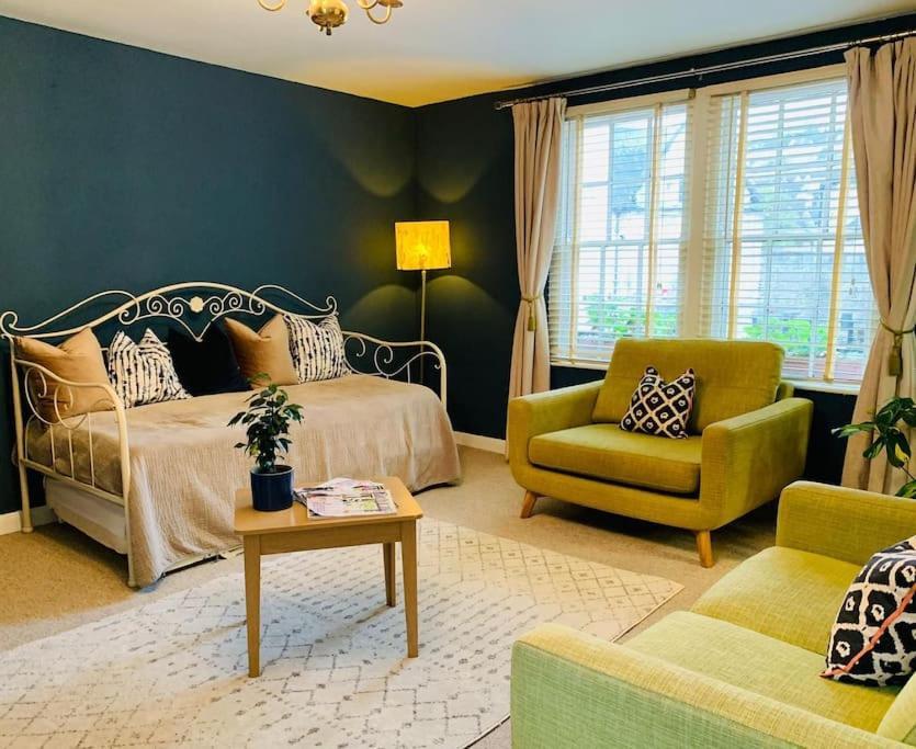 فيلا 'Downtown' @ Terracotta Court Bradford-On-Avon المظهر الخارجي الصورة